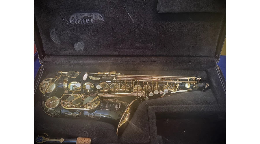 Serie III alto saxophone in black finish n°6096xx