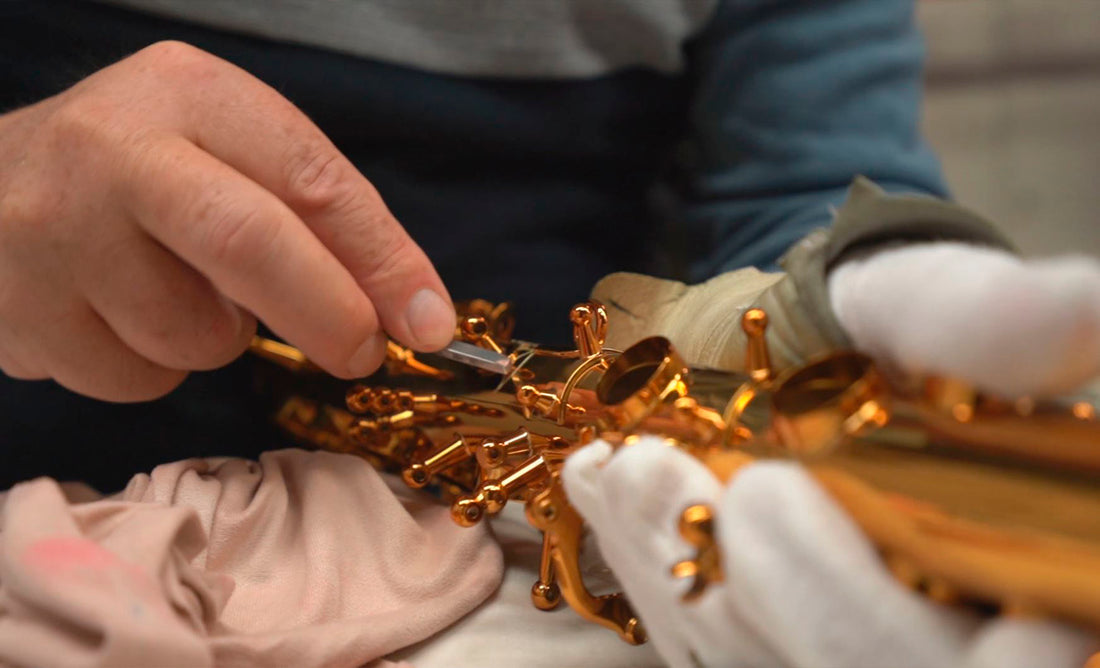 [Savoir-faire] L’art de la gravure sur saxophone selon Michel, 32 ans de Maison