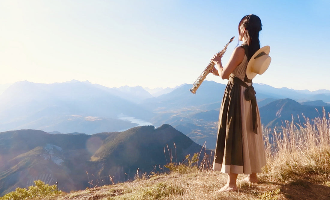 [INTERVIEW] Sumika Tsujimoto revisite la culture japonaise avec ses saxophones