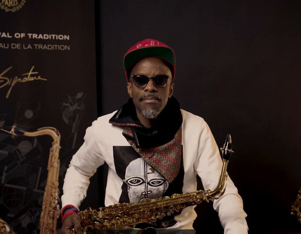 Alto signature sax by Jowee Omicil