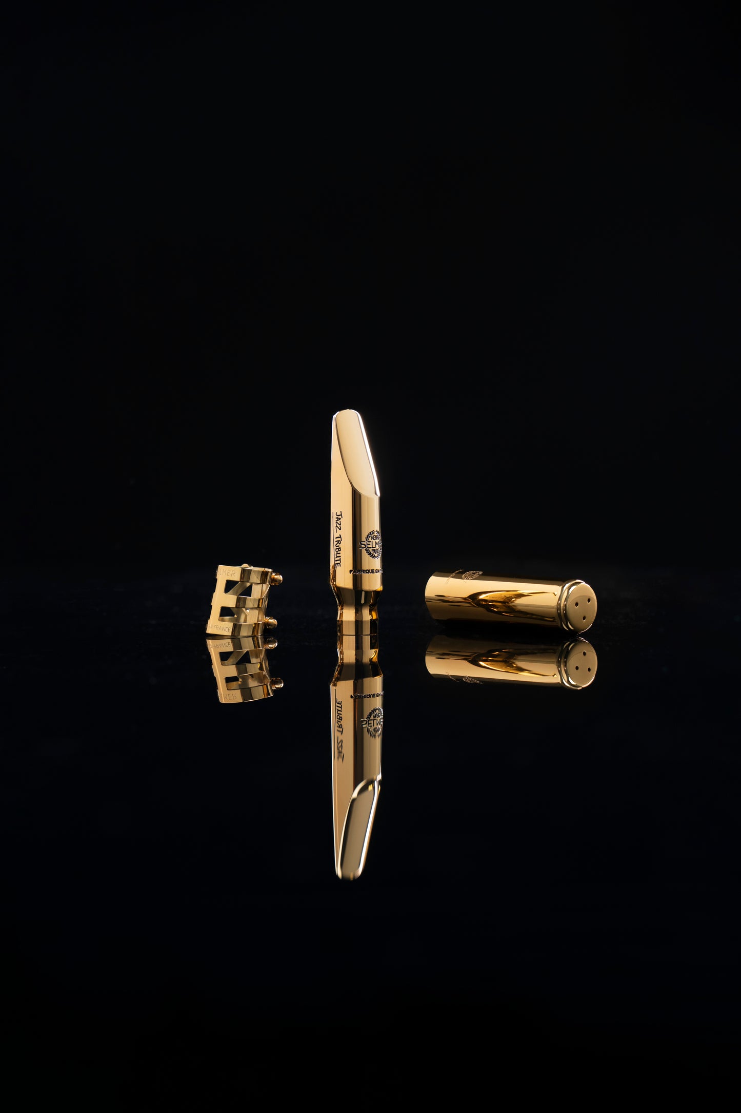 Cap for tenor mouthpieces in metal.