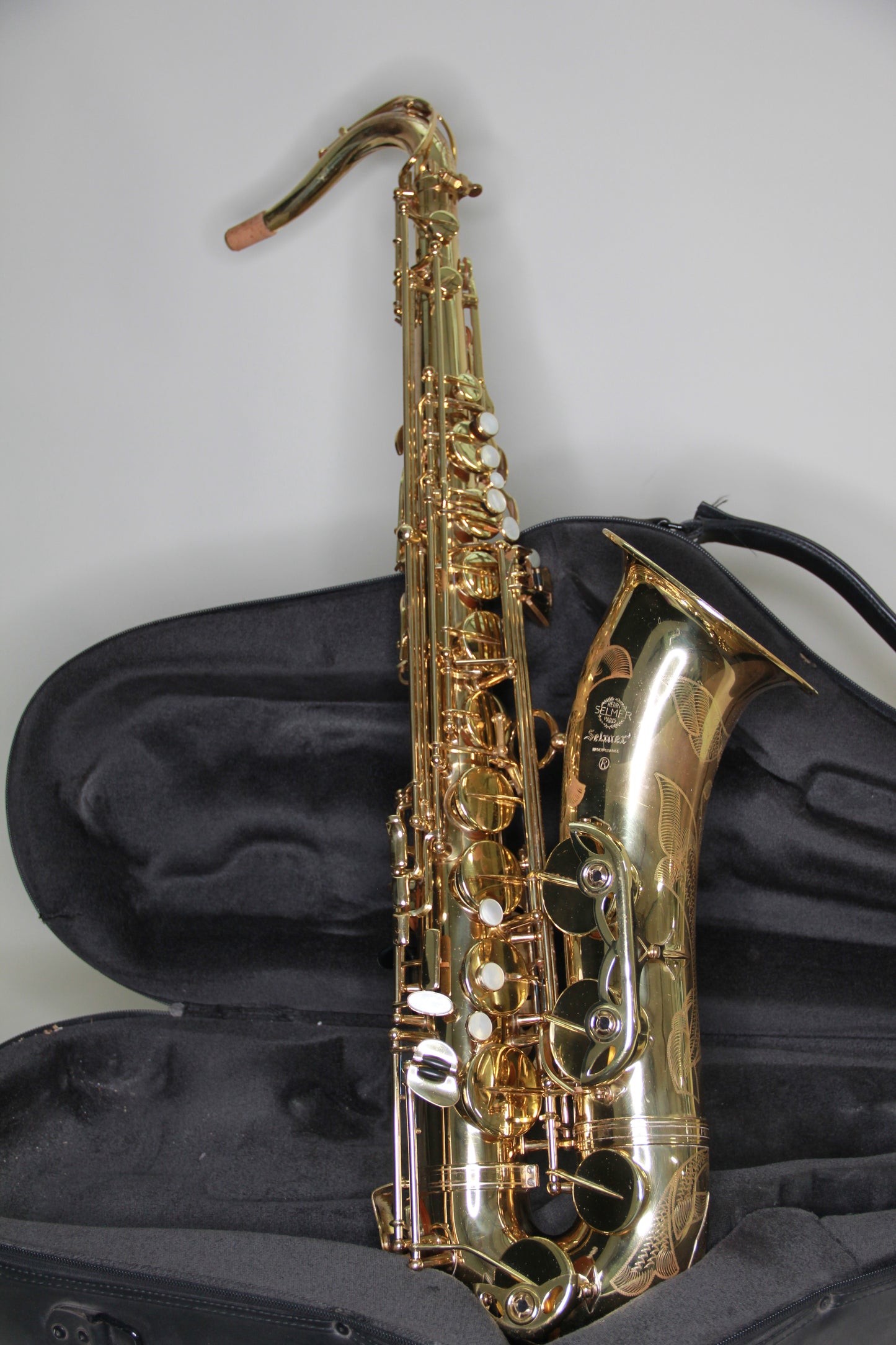 Mark VII tenor saxophone lacquered N°242041