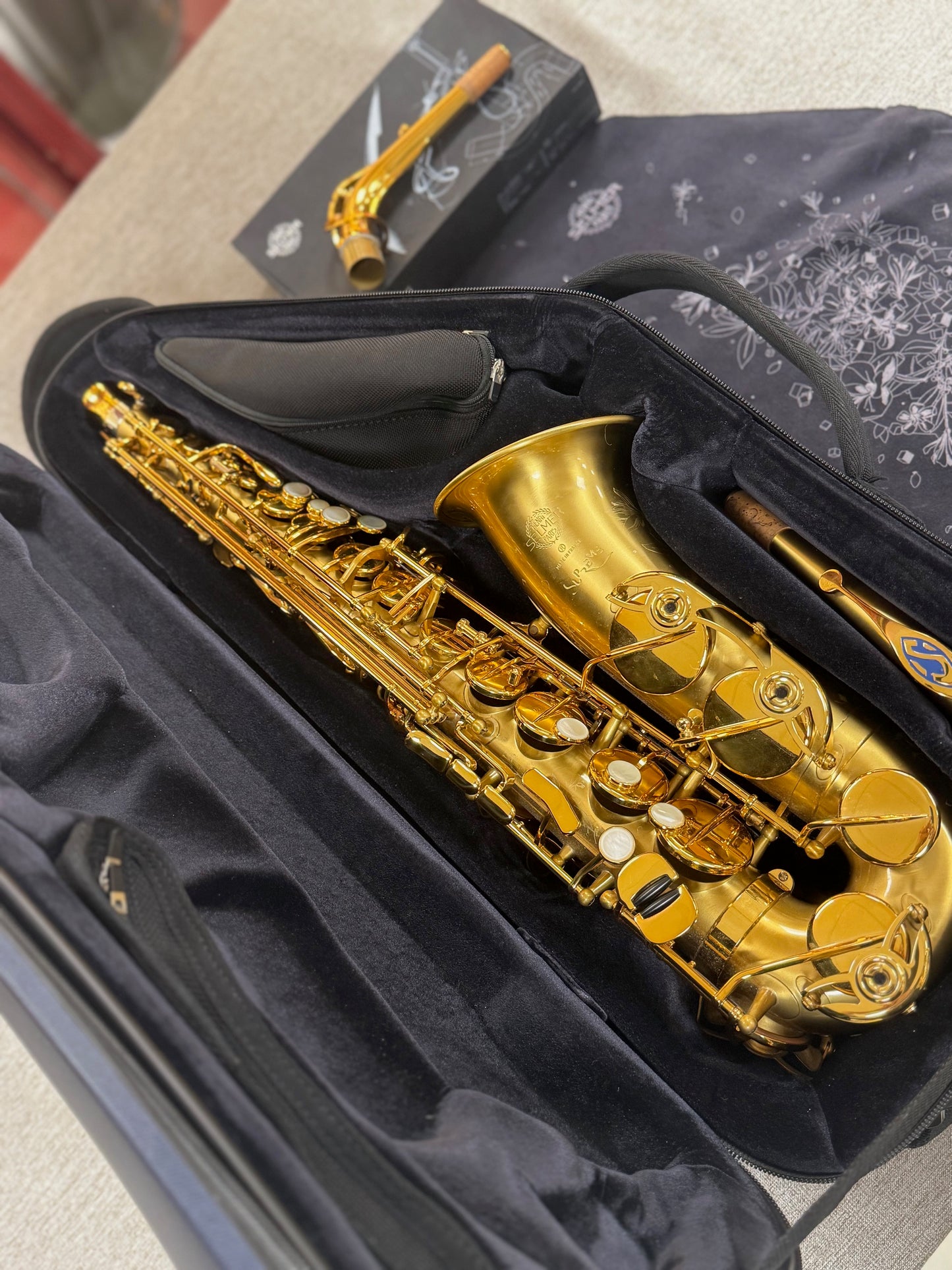 Superbe saxophone Selmer Suprême brossé n°8442XX